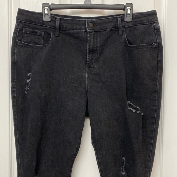 𝅺Old Navy Women’s Pop Icon Skinny Mid Rise Black Jeans Size 16 - Picture 3 of 11